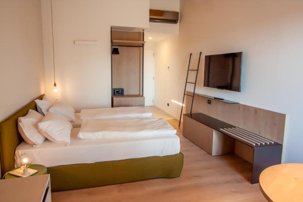 Superior Studio with Terrace room - Image 3