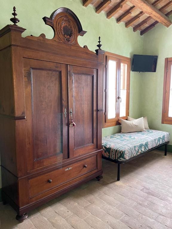 Classic Quadruple Room room - Image 1