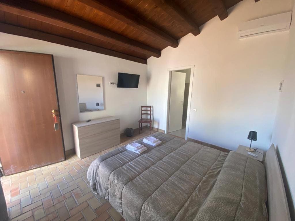 Junior Suite with Pool View room - Image 2