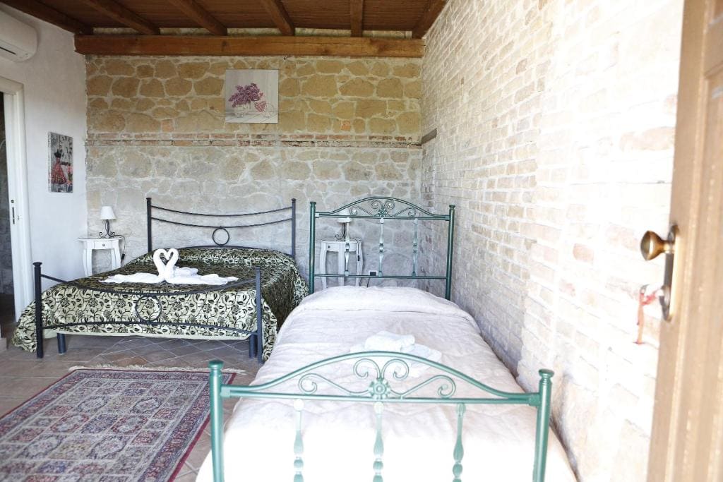 Quadruple Room room - Image 3