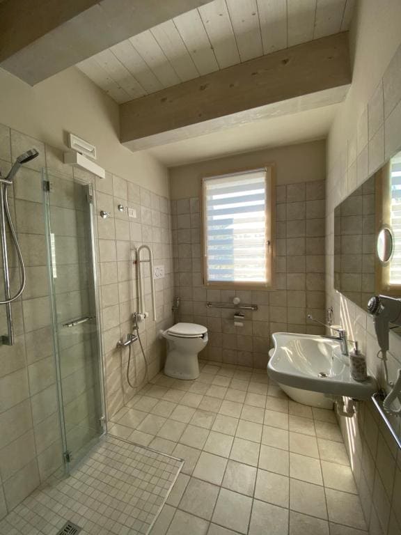 Family Room room - Image 3