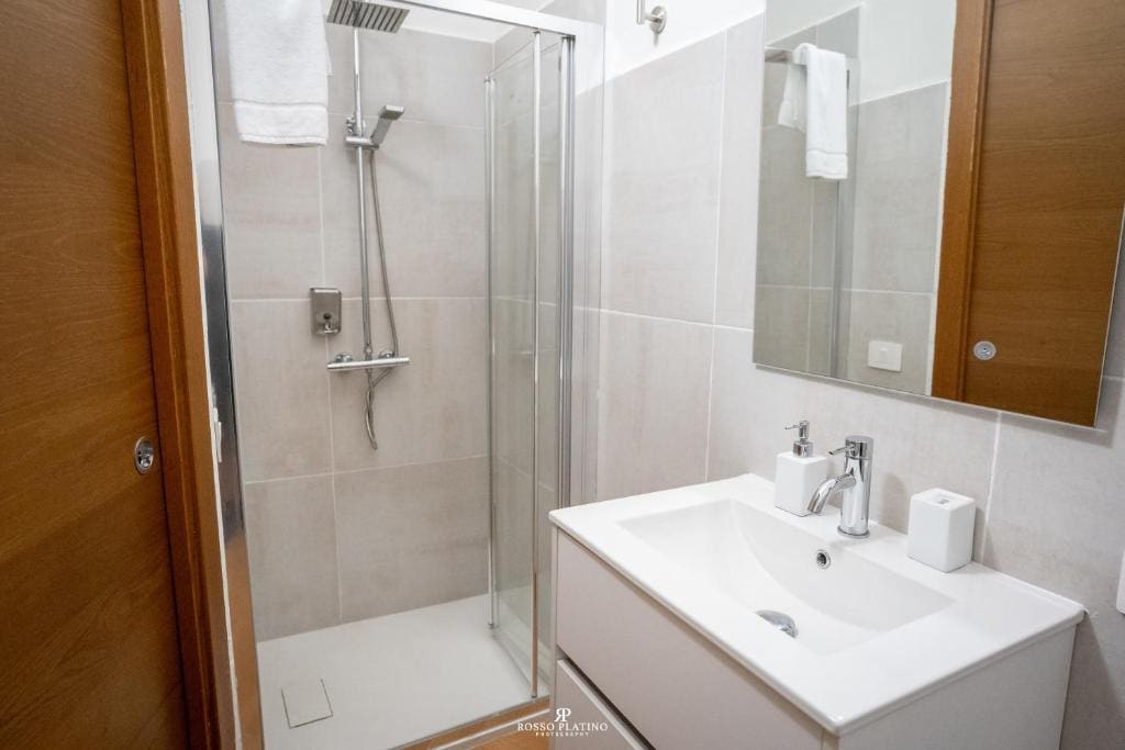 Deluxe Triple Room with Sea View room - Image 2