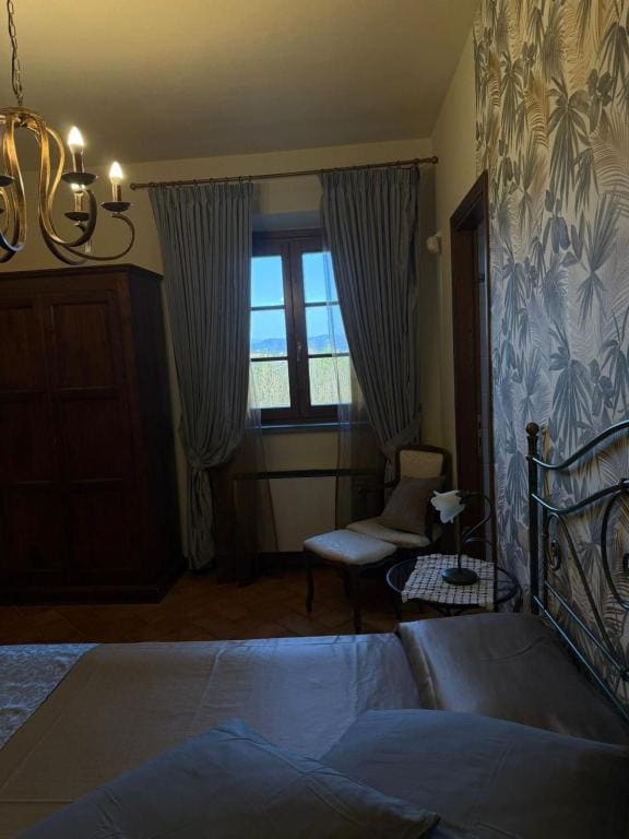 Apartment with View room - Image 1