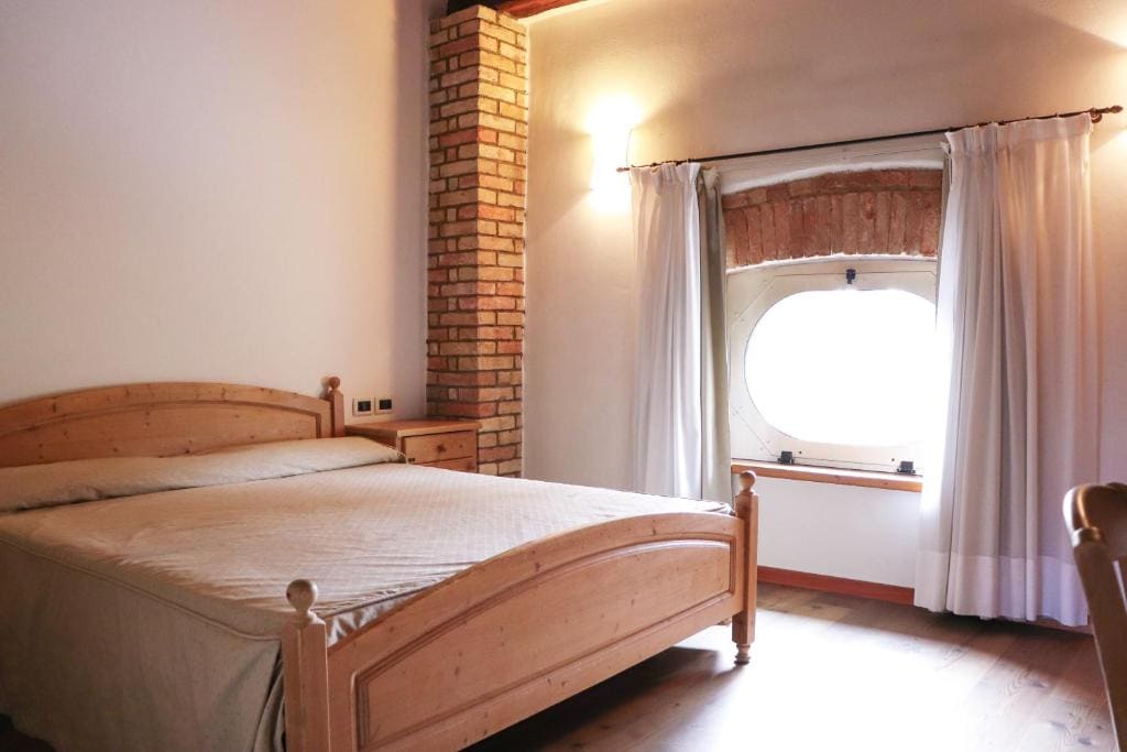 Double Room with Private Bathroom room - Image 2