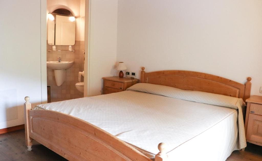 Double Room with Private Bathroom room - Image 1