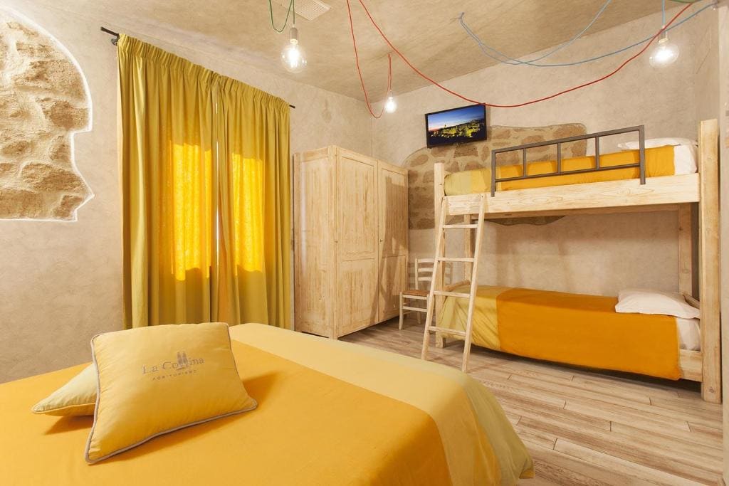 Comfort Quadruple Room room - Image 2