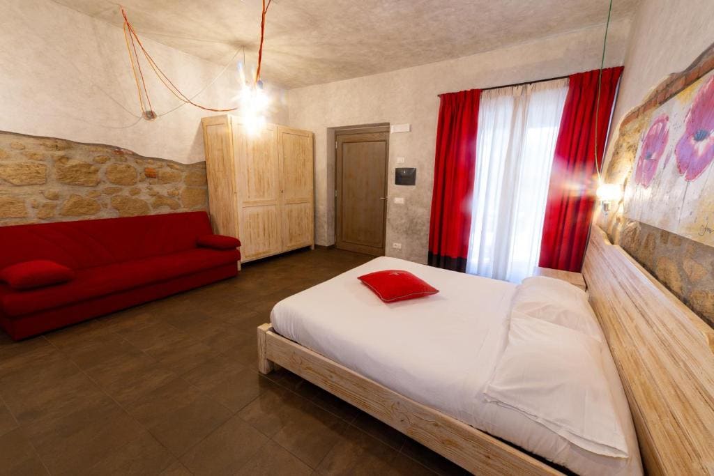 Family Room with Private Bathroom room - Image 2