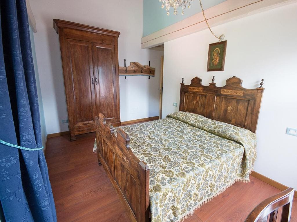 Double Room with Balcony room - Image 2