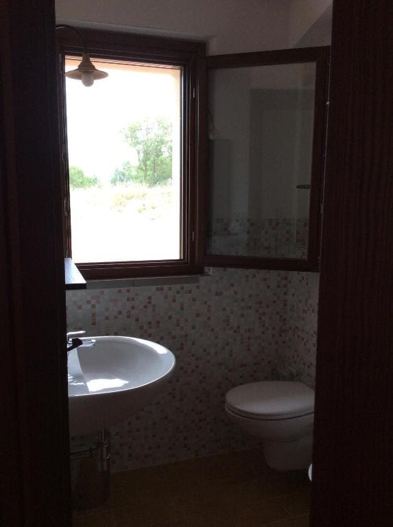 Single Room with Shower room - Image 3