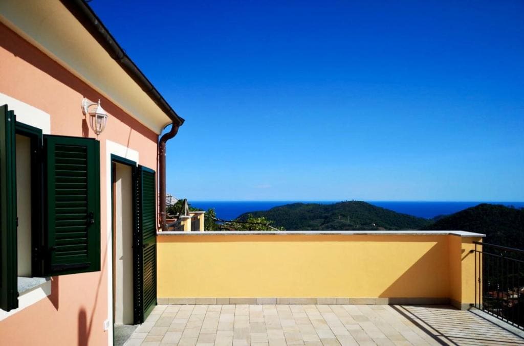 Deluxe Double Room with Side Sea View room - Image 2