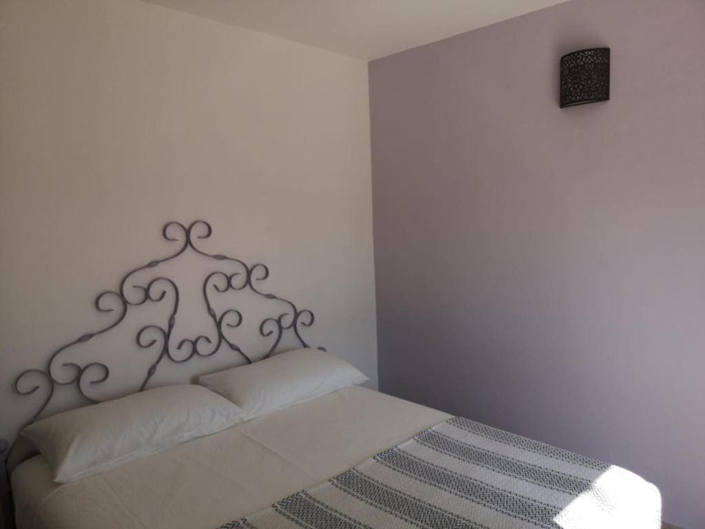 Deluxe Double Room with Side Sea View room - Image 1
