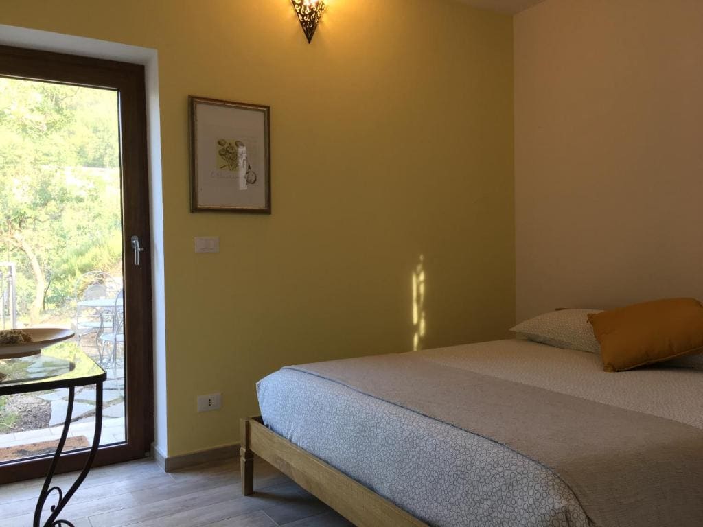 Double Room with Garden View room - Image 2