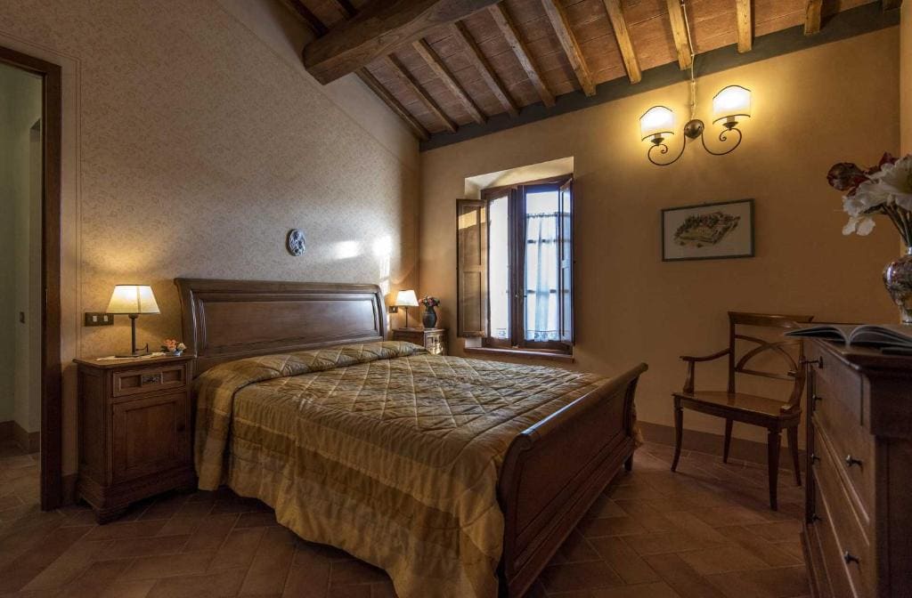 Apartment - Split Level room - Image 1