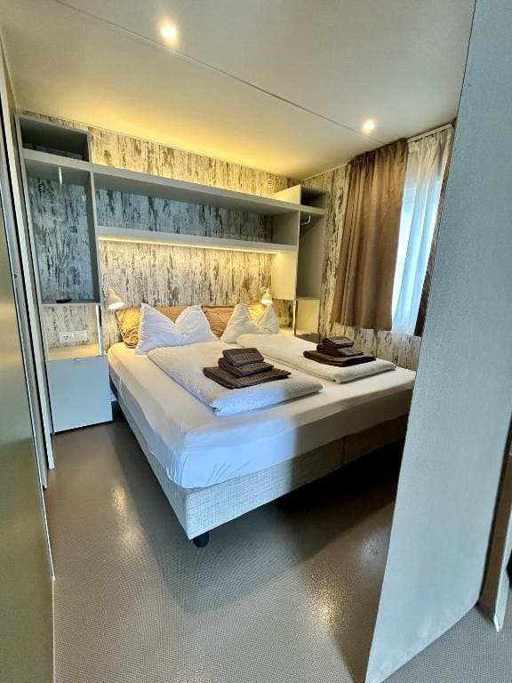 Mobile Home room - Image 3