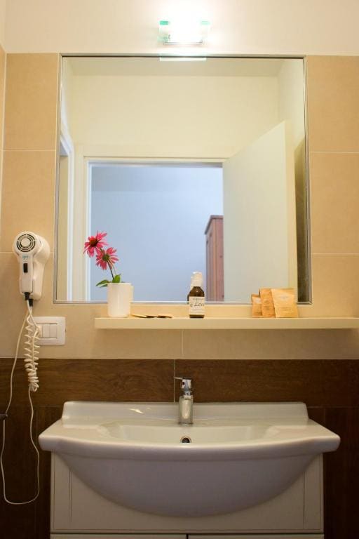 general room - Image 2