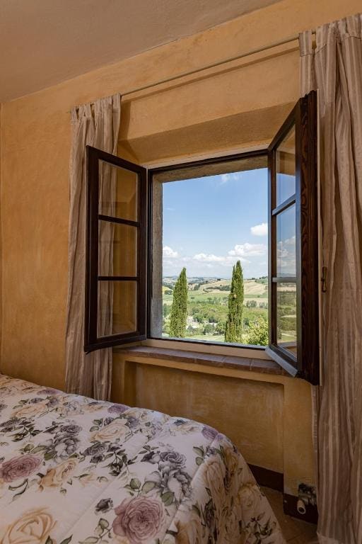 Large Double Room room - Image 1