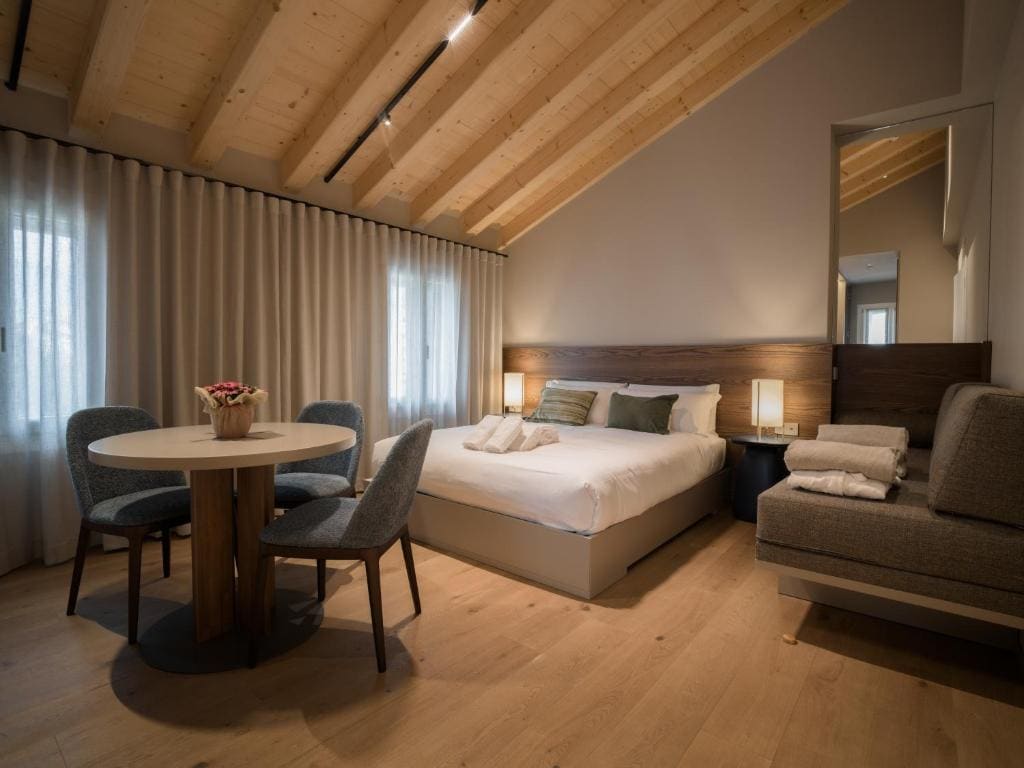 Deluxe Room room - Image 3
