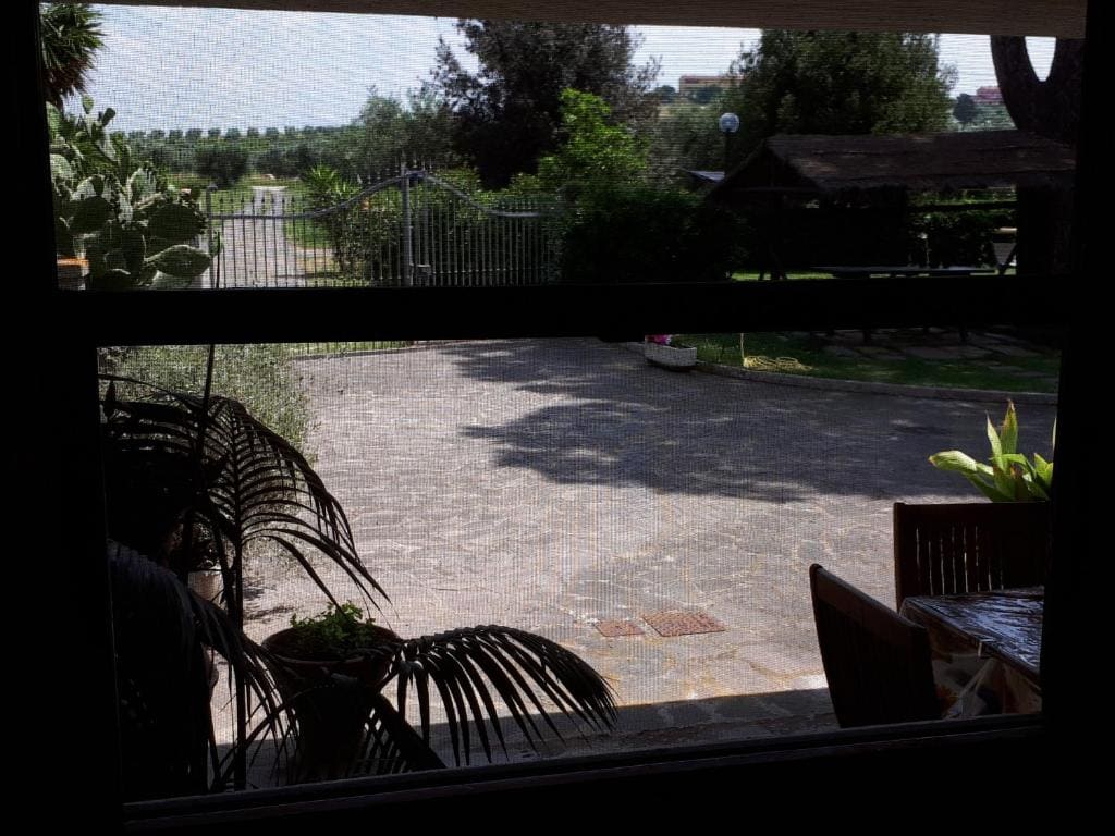 Double Room with Garden View room - Image 3