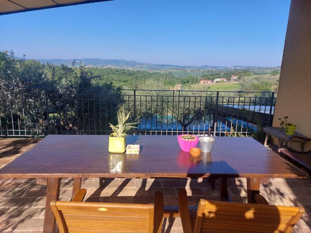 One-Bedroom Apartment with Pool View room - Image 1