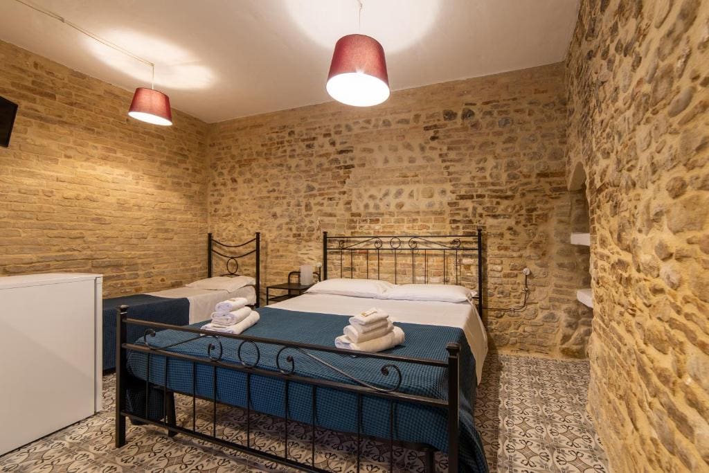 Comfort Triple Room with Shower room - Image 1