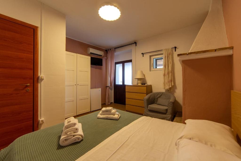 Deluxe Room room - Image 3