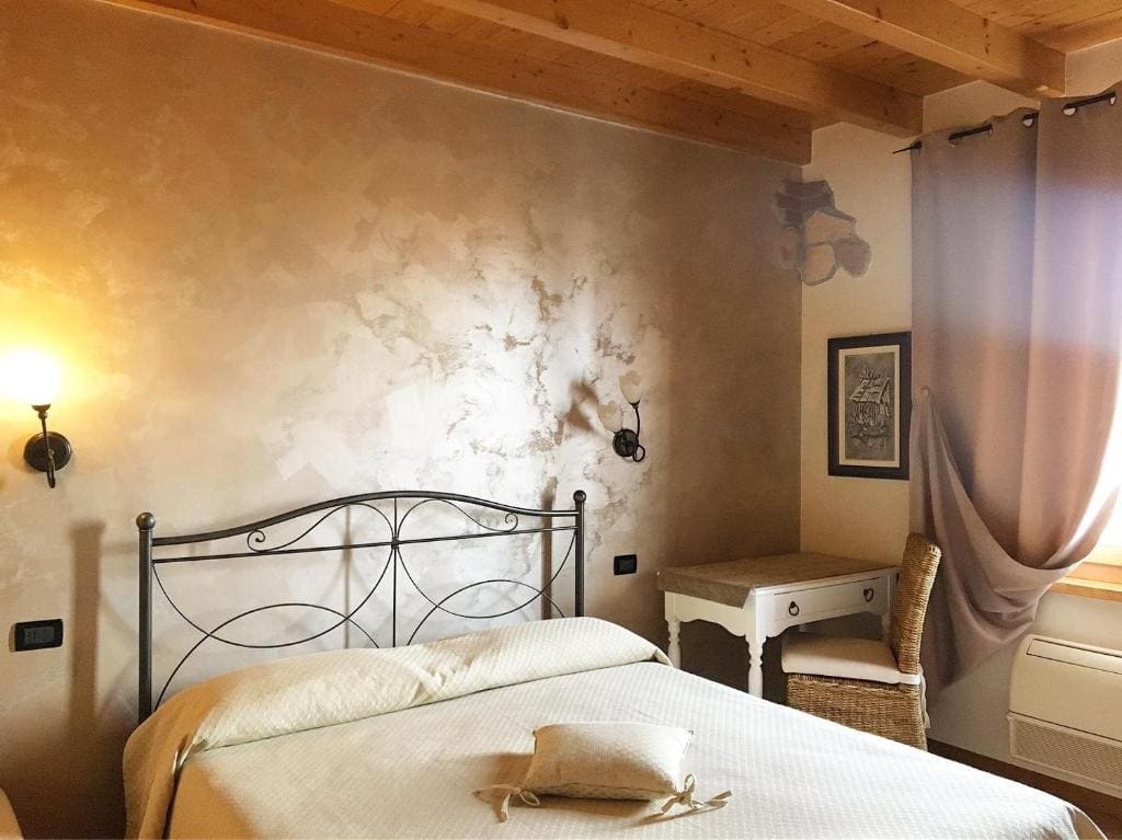 Double or Twin Room with Terrace room - Image 3