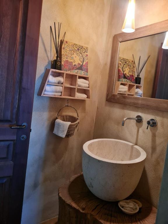 King Room with Spa Bath room - Image 2