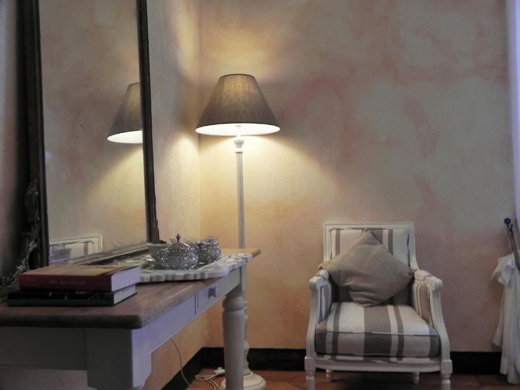 Deluxe Double Room with Shower room - Image 2