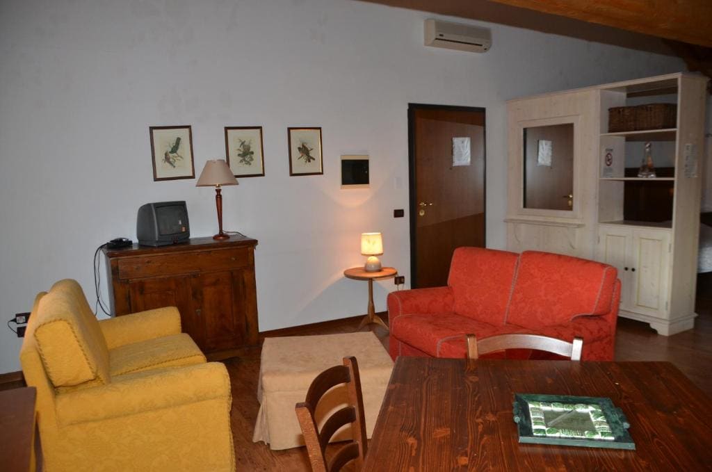 Apartment room - Image 3