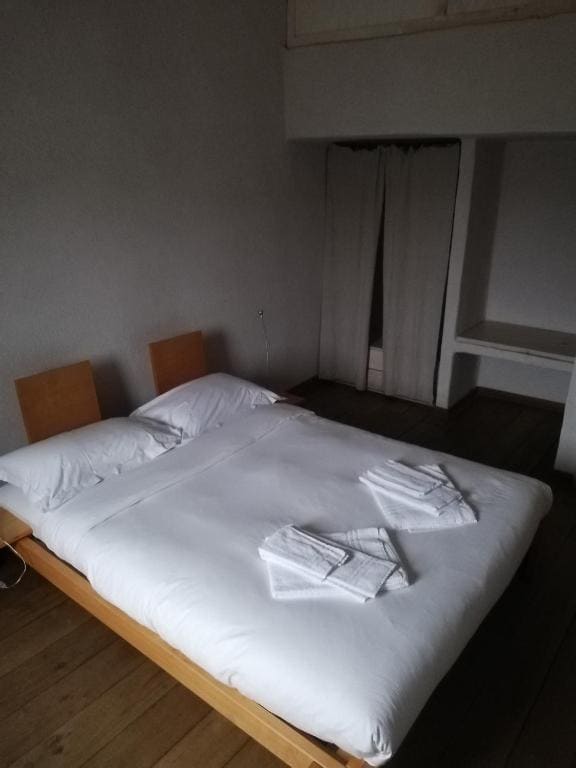 Small Double Room room - Image 3