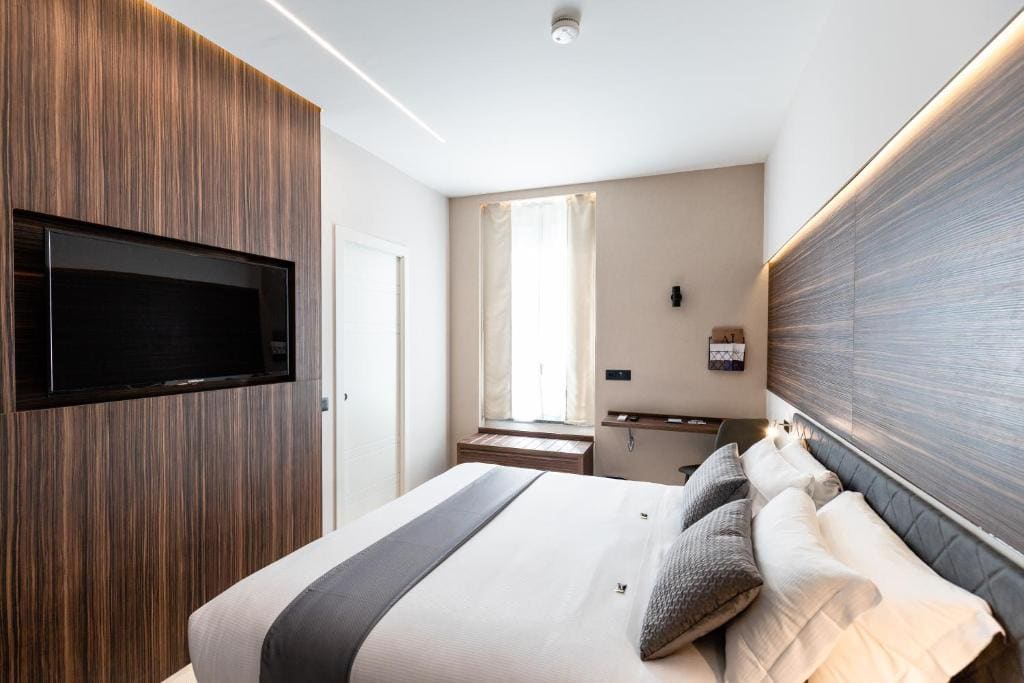 Superior Double or Twin Room room - Image 3