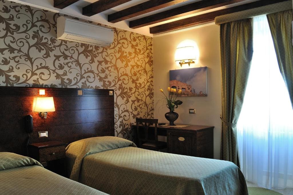 Double or Twin Room room - Image 2