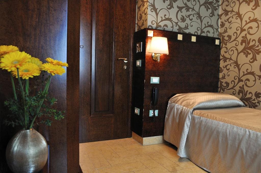 Economy Double Room With Small Double Bed room - Image 3