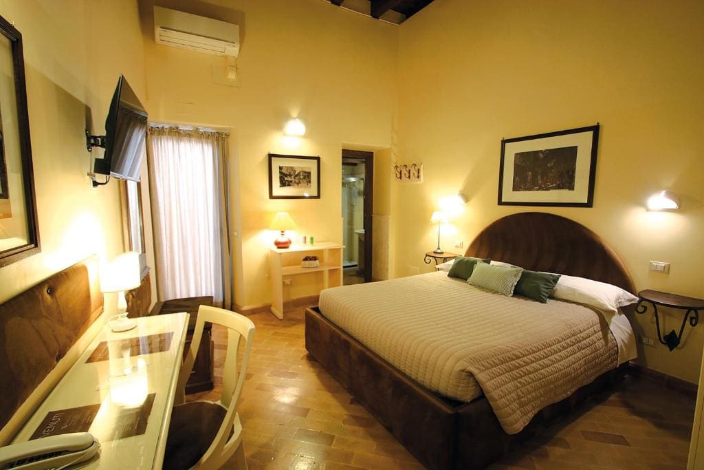 Superior Double Room room - Image 3