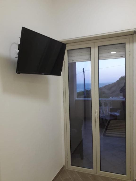 Queen Room with Sea View room - Image 2