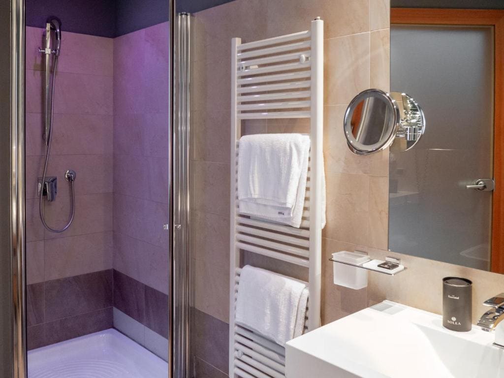 Small Double Room room - Image 1