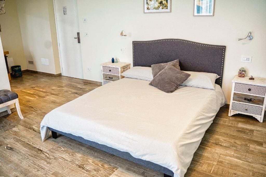 Deluxe Suite room - Image 2