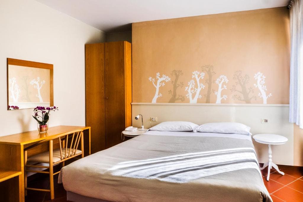 Double or Twin Room room - Image 1