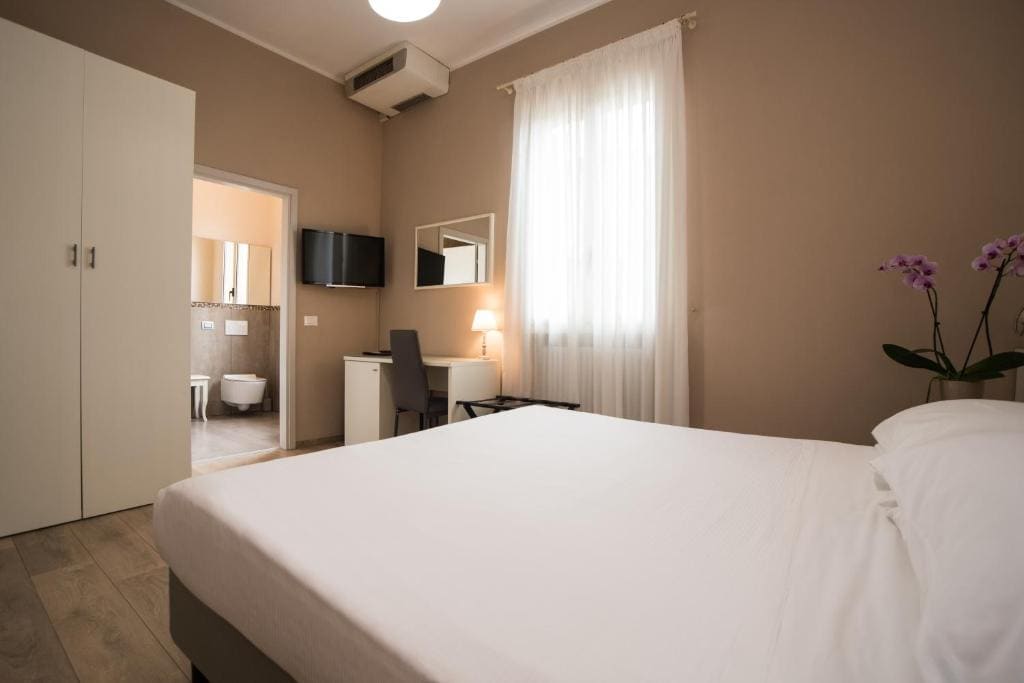 Superior Double Room room - Image 3