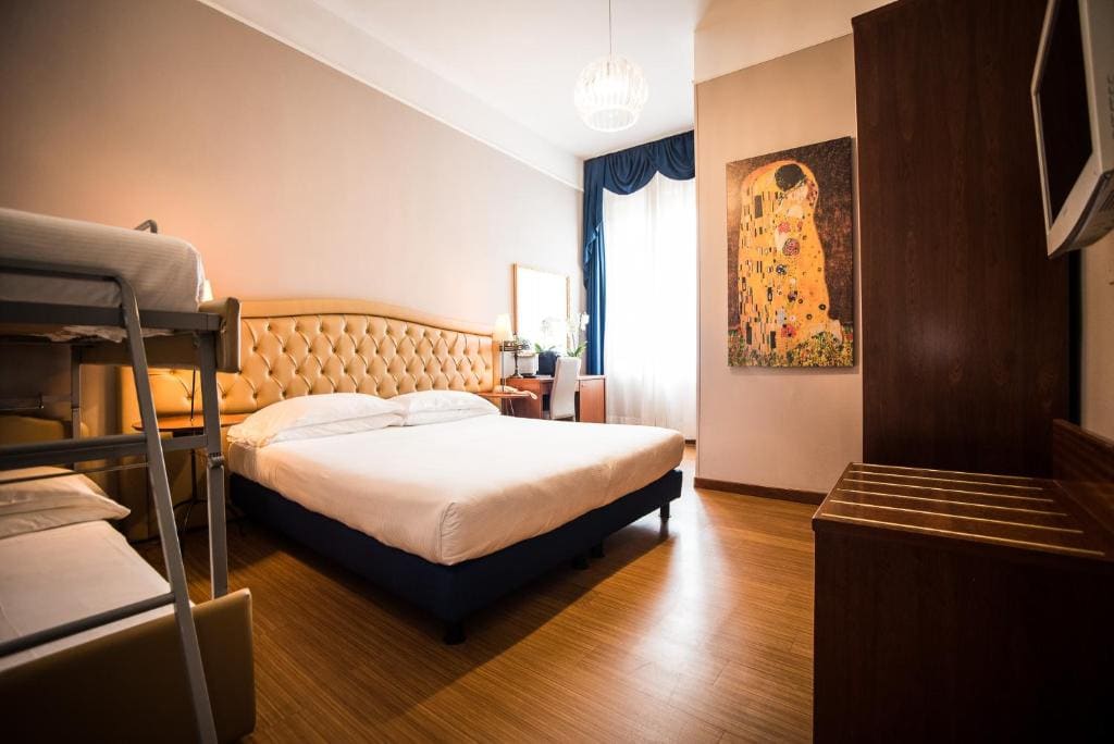 Family Quadruple Room room - Image 3