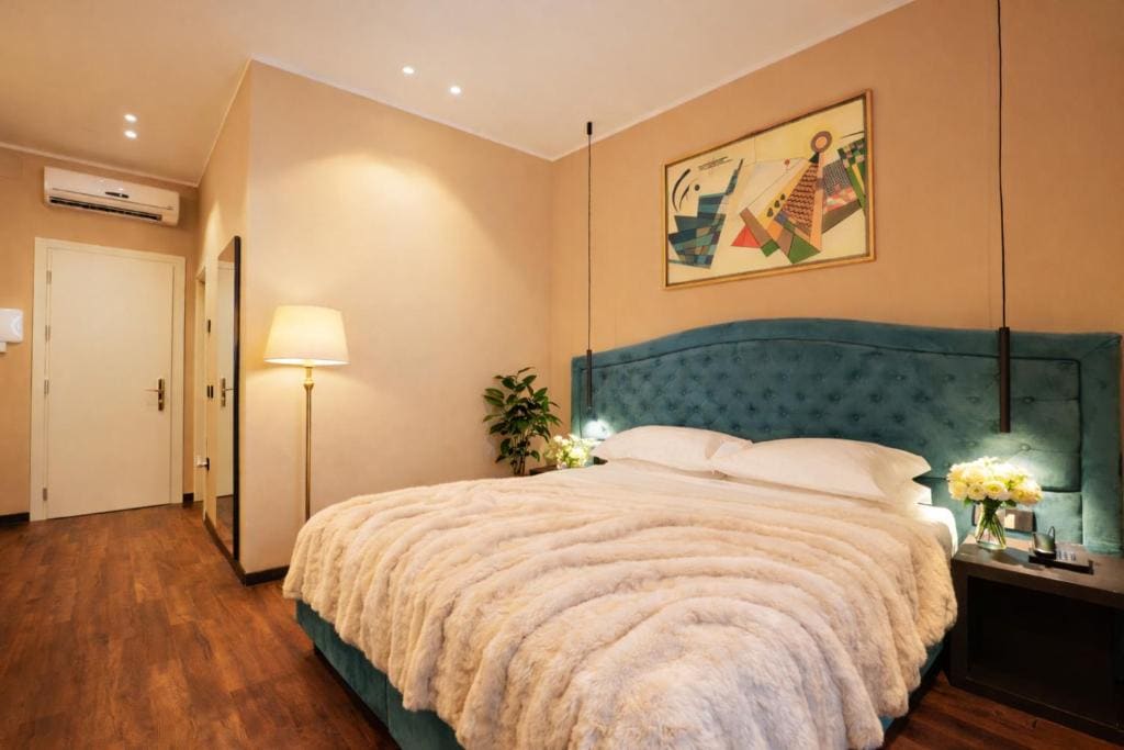 Deluxe Double or Twin Room room - Image 2