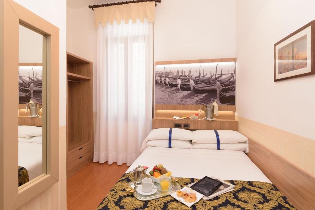 Economy Double Room room - Image 2