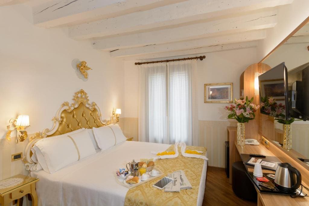 Superior Double Room room - Image 3