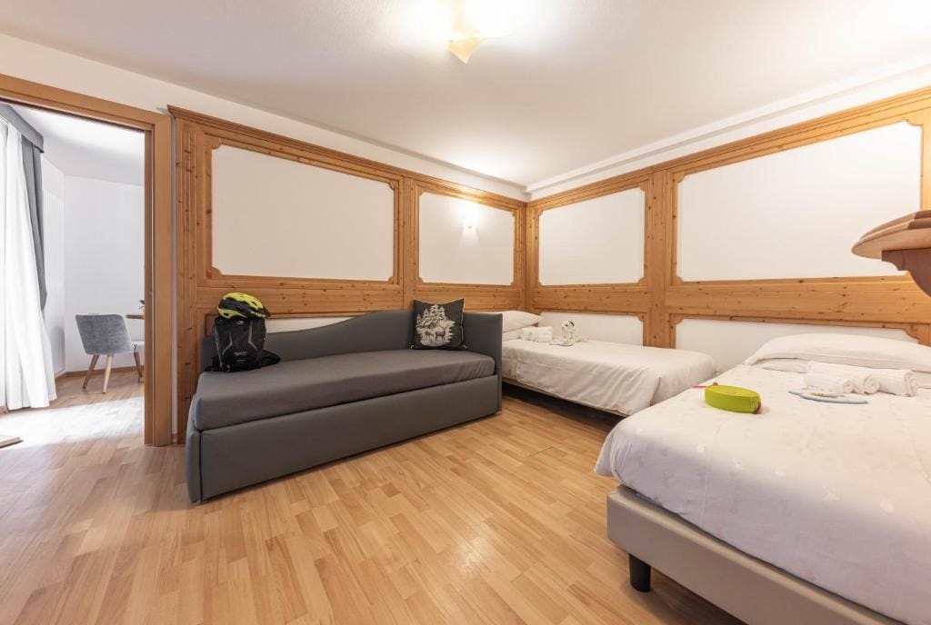 Family Room with Terrace room - Image 2