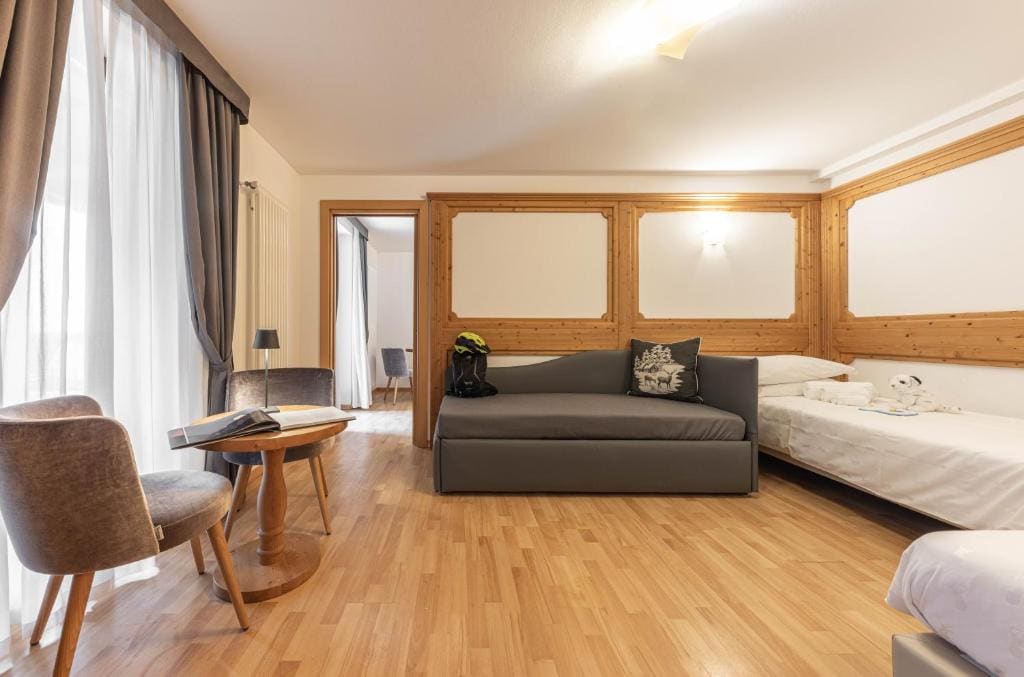Family Room with Terrace room - Image 3