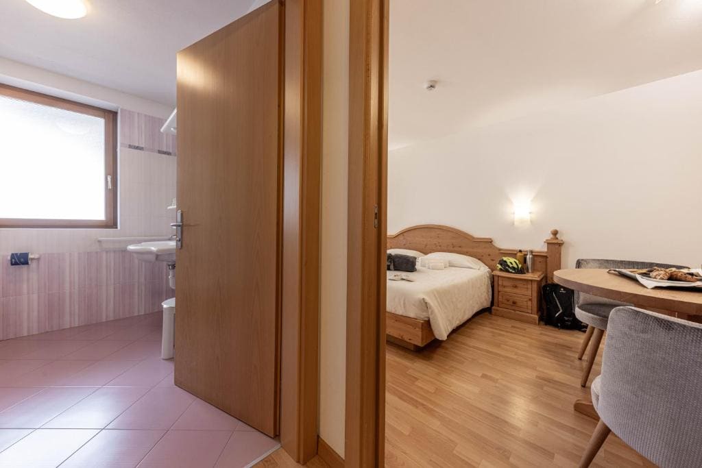 Family Room room - Image 2