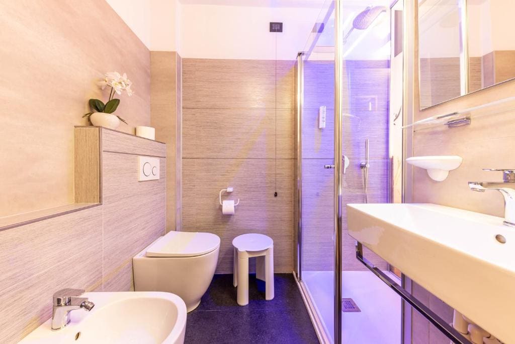 Large Double Room room - Image 2