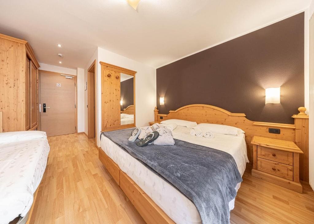 Standard Triple Room room - Image 2