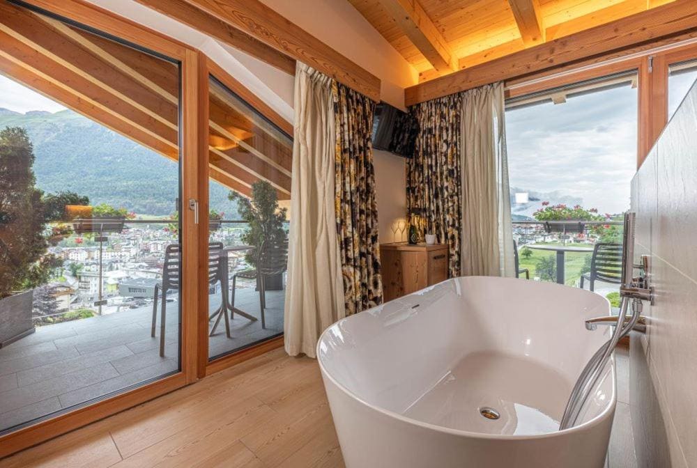 Suite room - Image 1