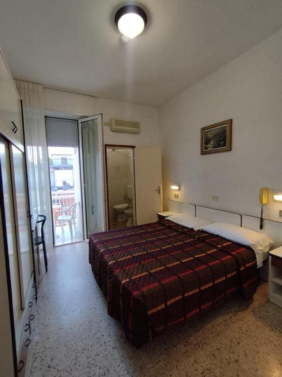Economy Double or Twin Room room - Image 3